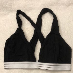 Lively Cross Back Bralette Black Size Medium
